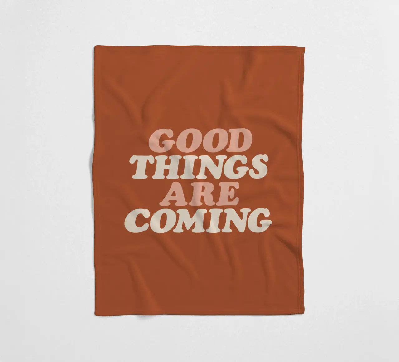 Le cose belle stanno arrivando Tipografia Design coperta in pile da THE MOTIVATED TYPE