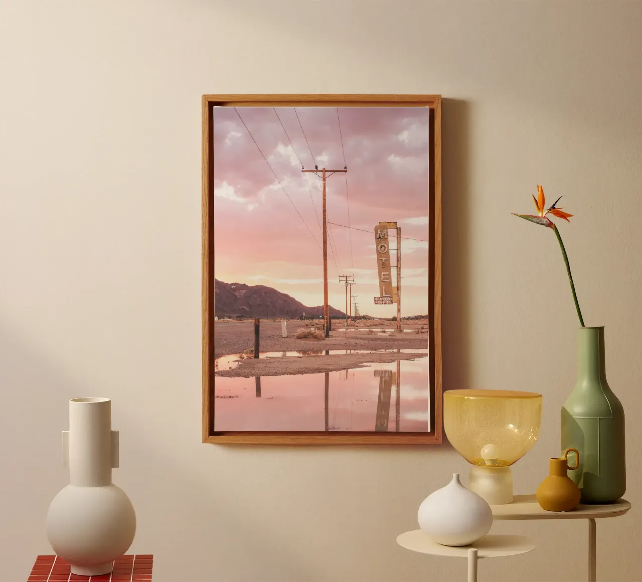 Route 66, VS I Roze zonsondergang vanaf een retro neon motel canvas met Baklijst van Julie Travel Photography