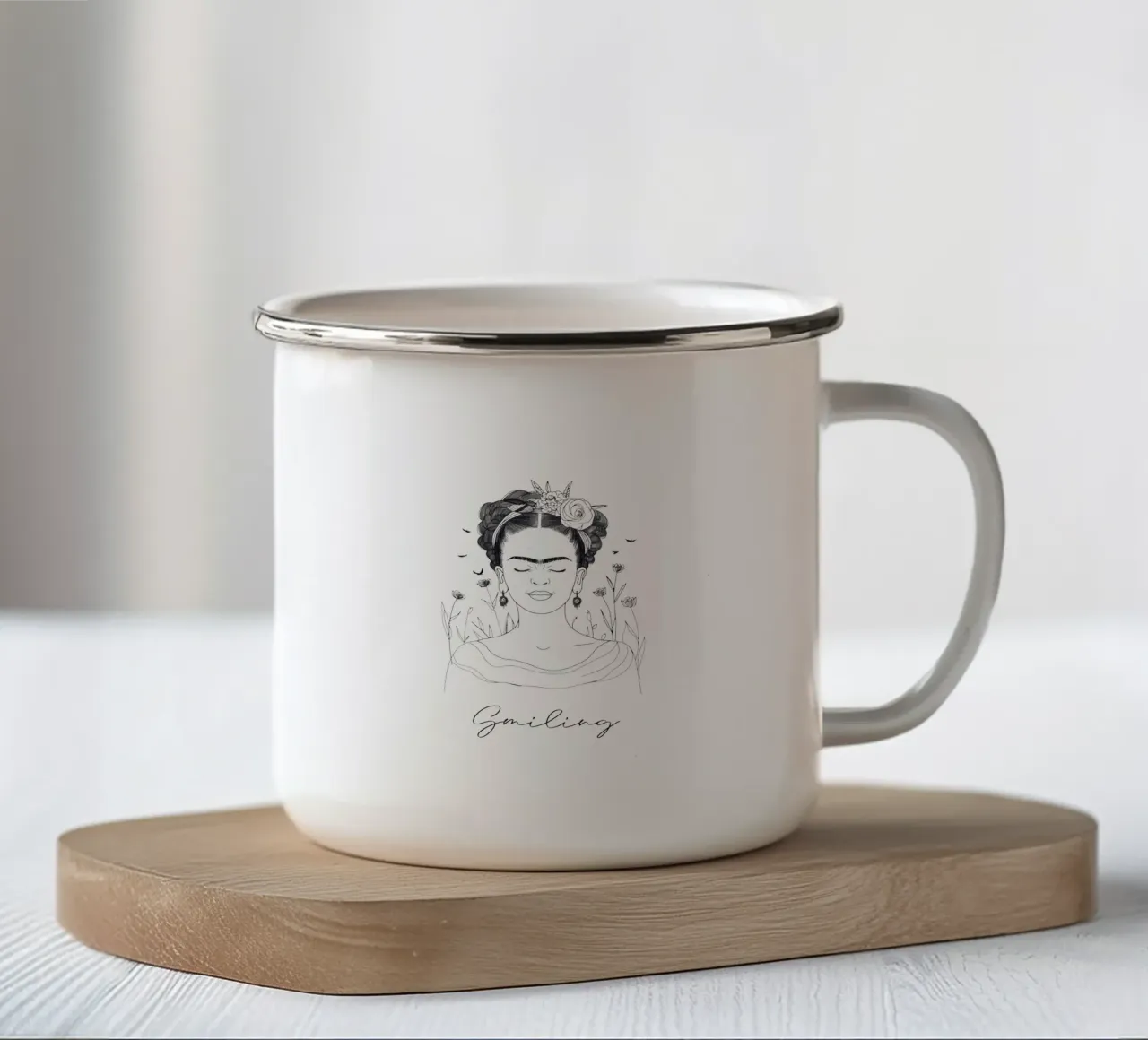 Frida Kahlo - Sorridendo tazza in smalto da Fantasias Florales