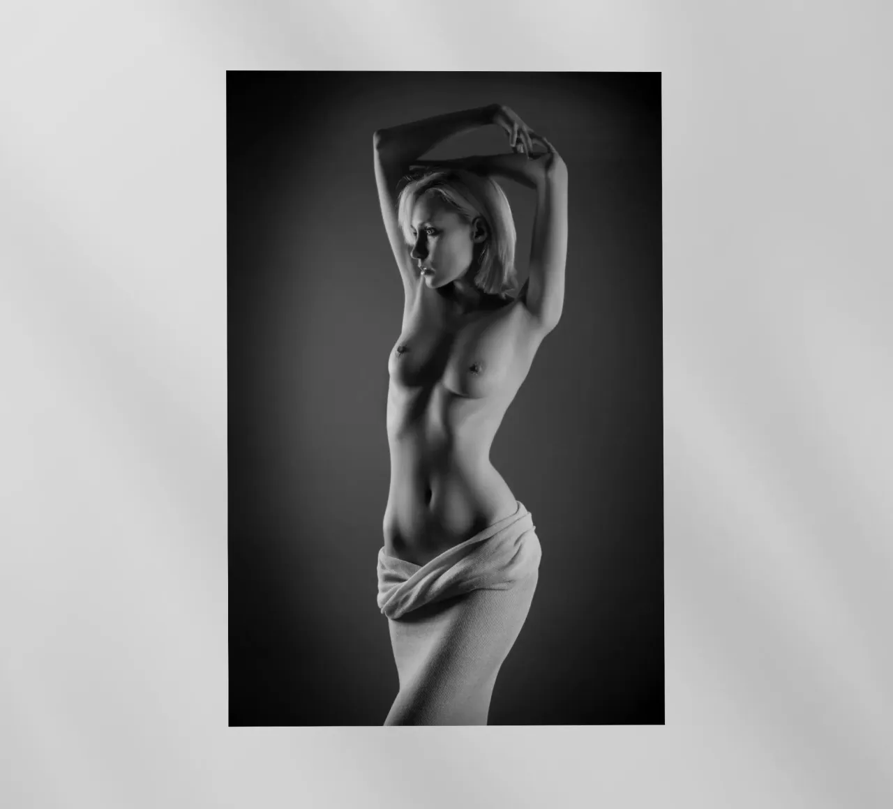 Iveta posed in cotton pellicola backlit da Dave Hare Photography