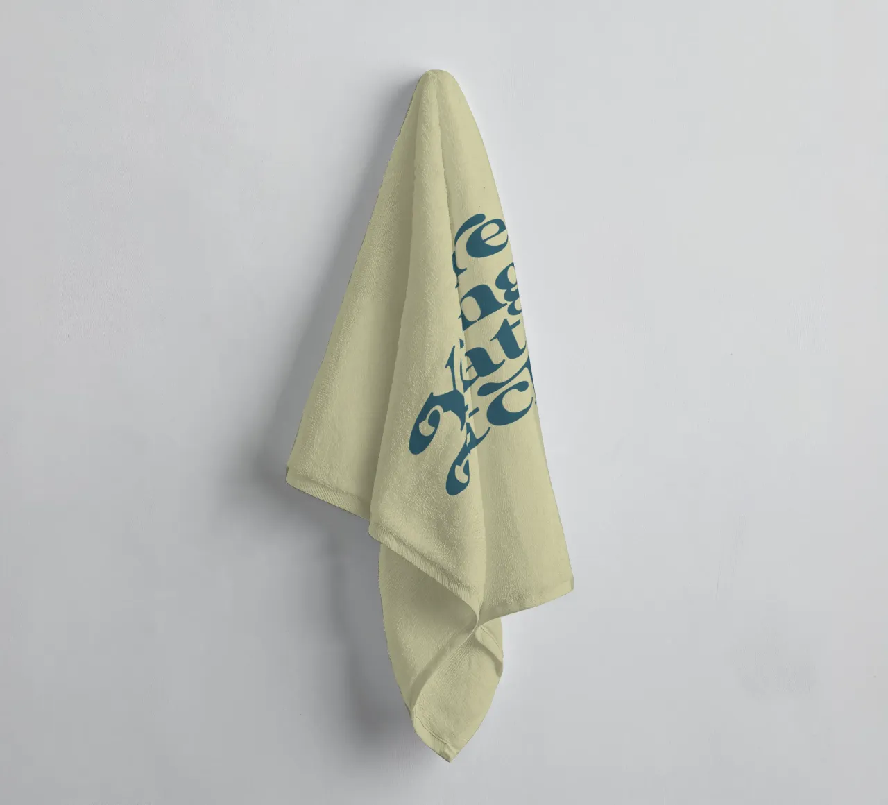 Design tipografico di You're Doing Great Bitch asciugamano da bagno da THE MOTIVATED TYPE