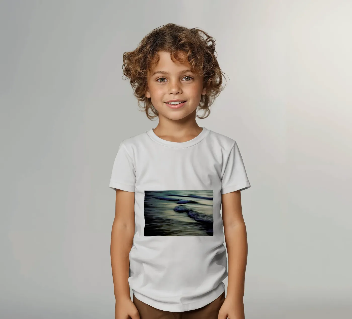 Waves Kinder T-Shirt von Tal Paz-Fridman