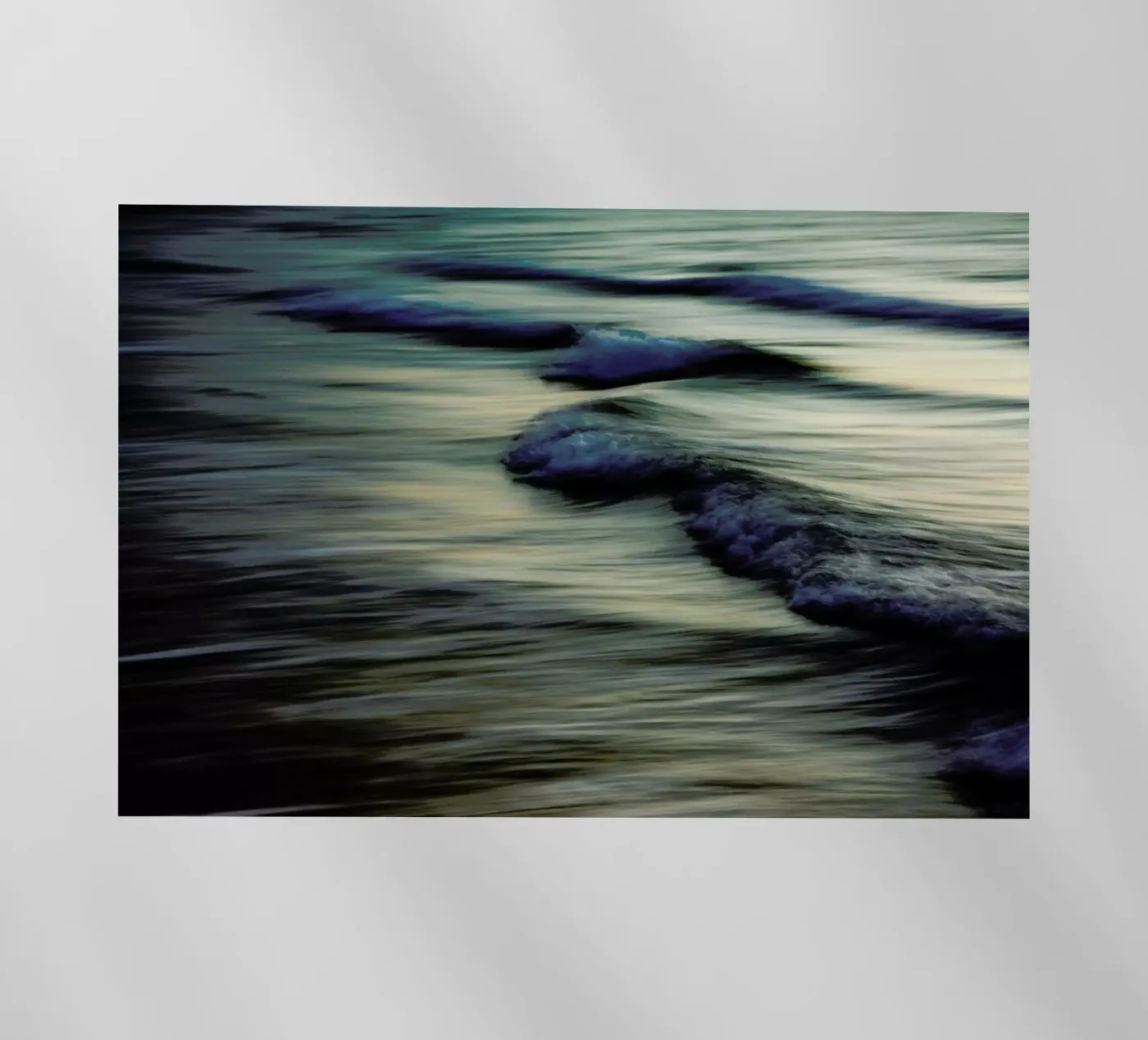 Waves film rétro-éclairé de Tal Paz-Fridman