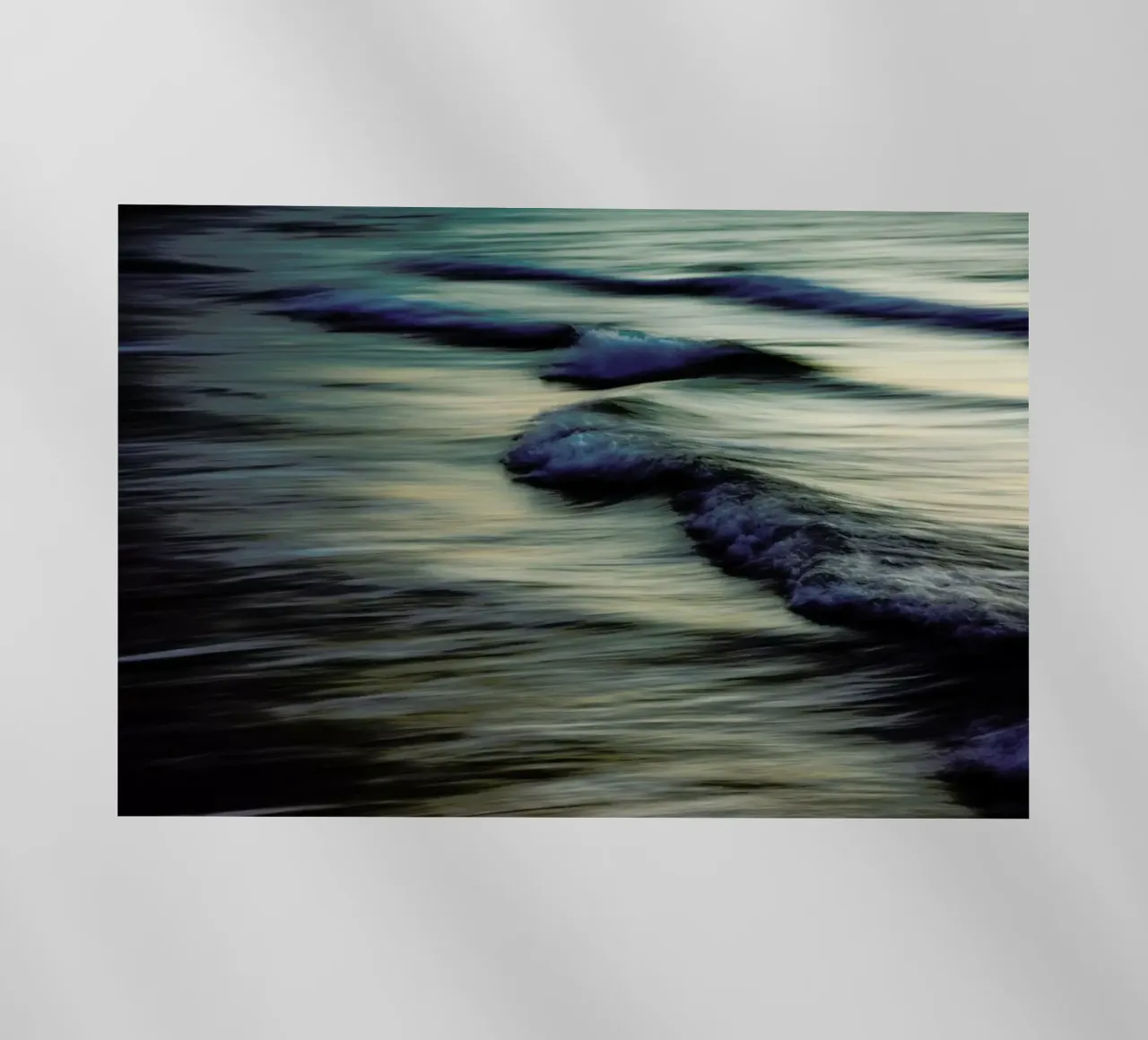 Waves pellicola backlit da Tal Paz-Fridman