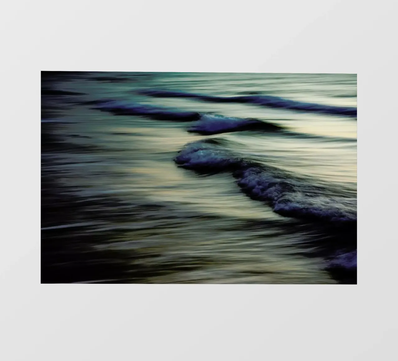 Waves pellicola backlit da Tal Paz-Fridman