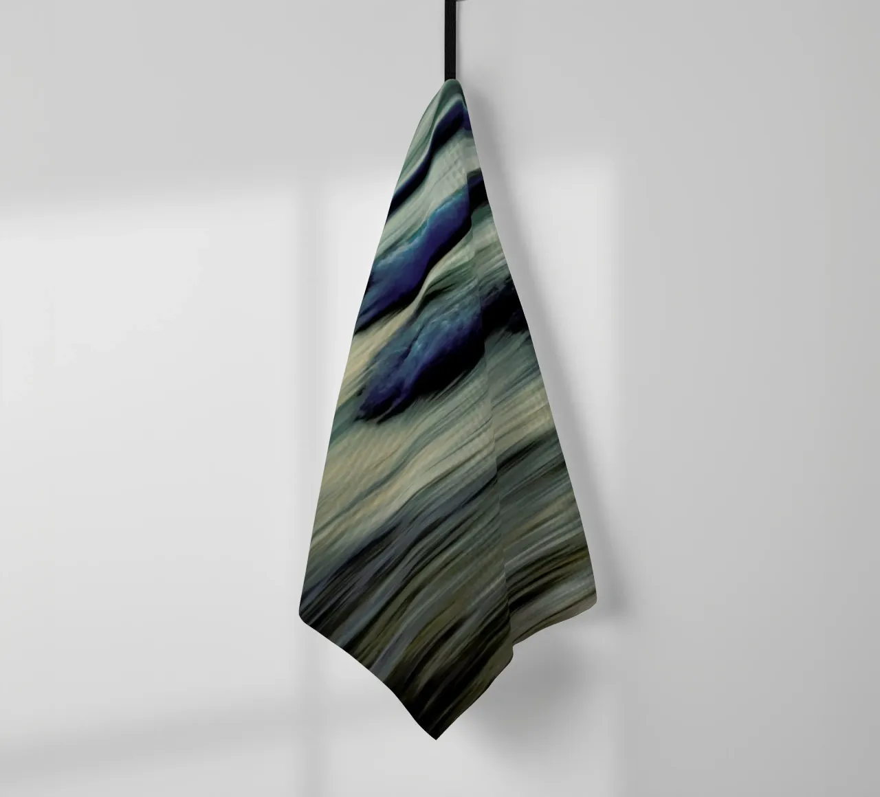 Waves theedoek van Tal Paz-Fridman