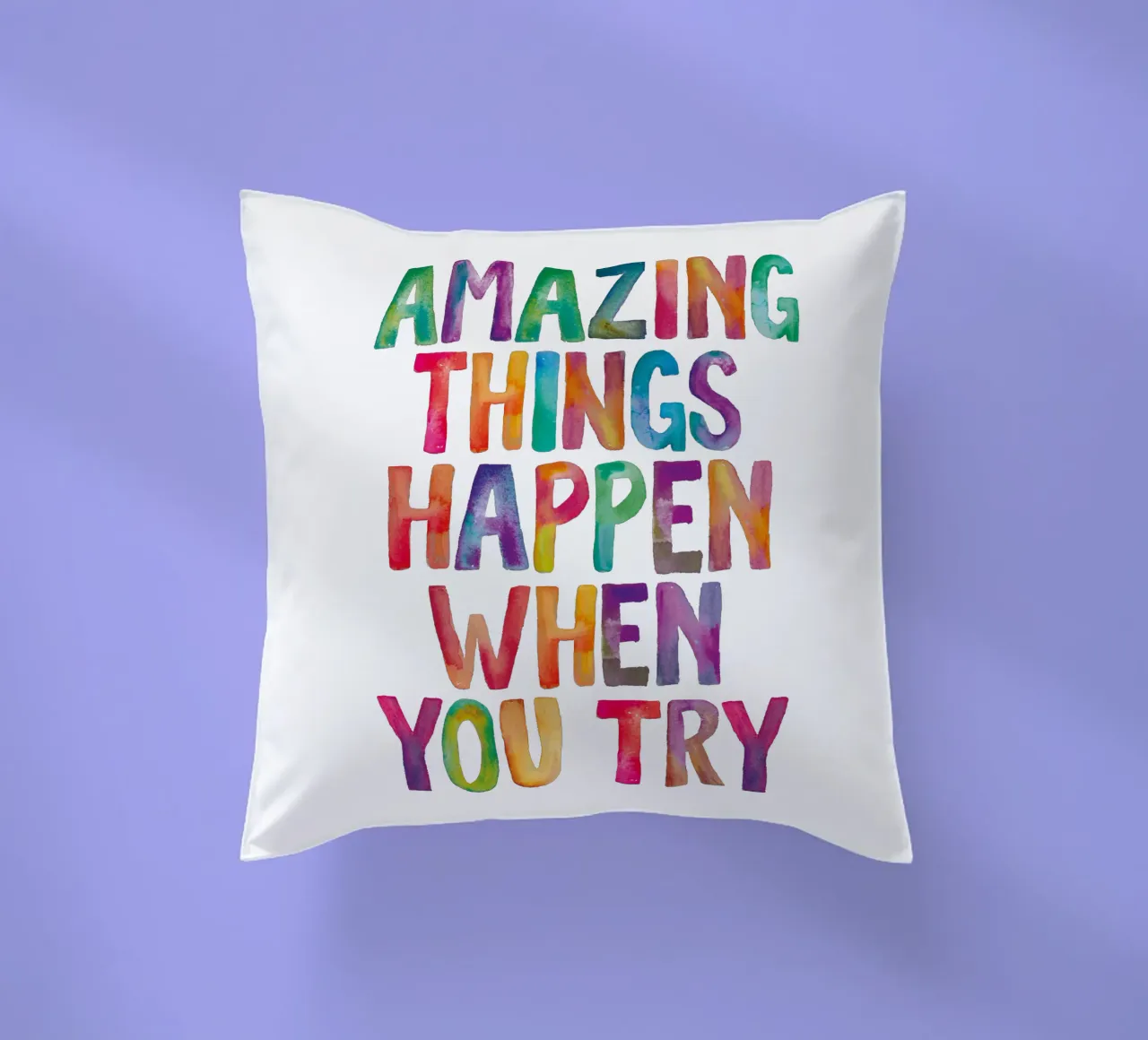 Succedono cose incredibili quando si prova il design tipografico arcobaleno cuscino da THE MOTIVATED TYPE