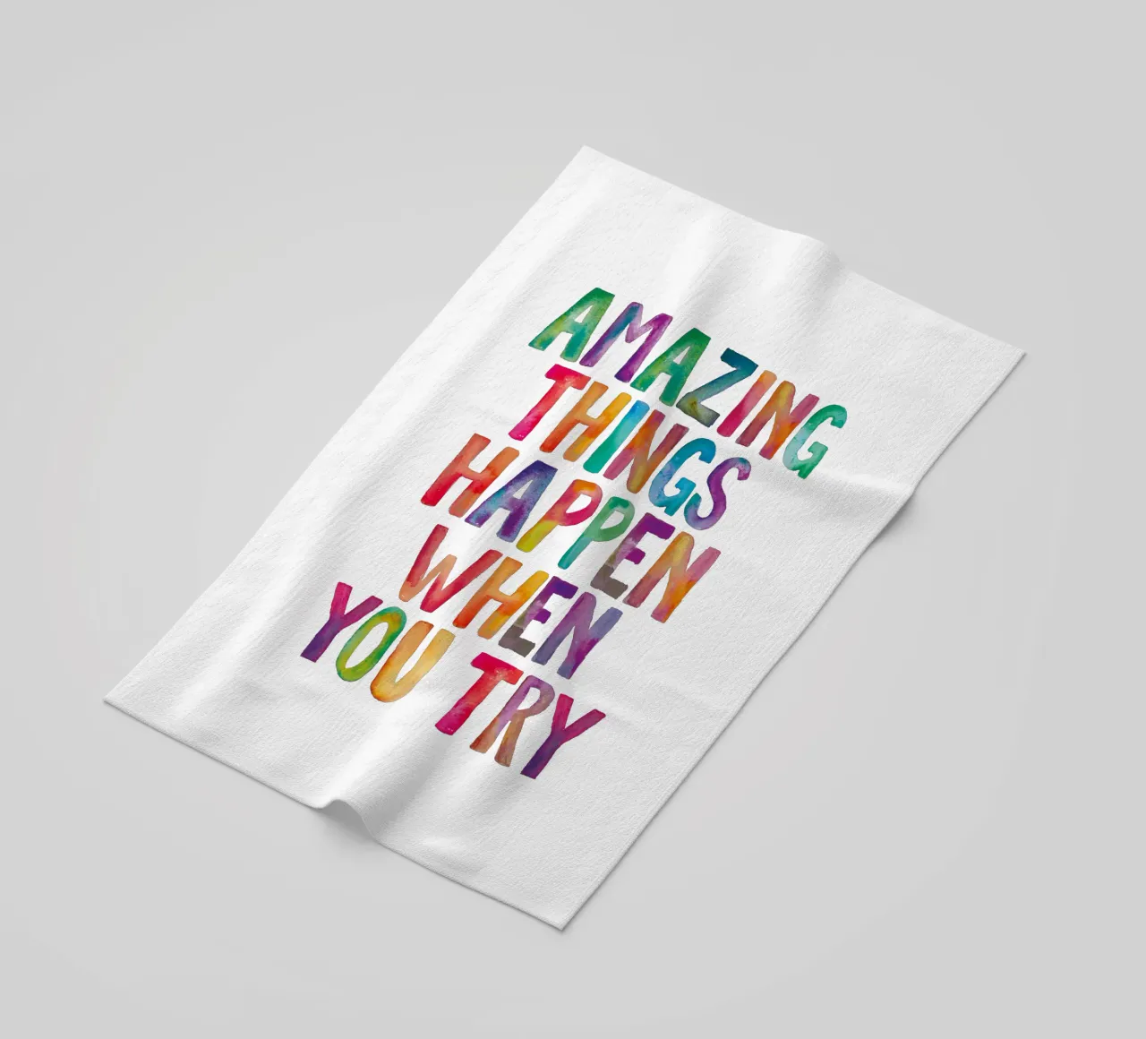 Succedono cose incredibili quando si prova il design tipografico arcobaleno telo mare da THE MOTIVATED TYPE