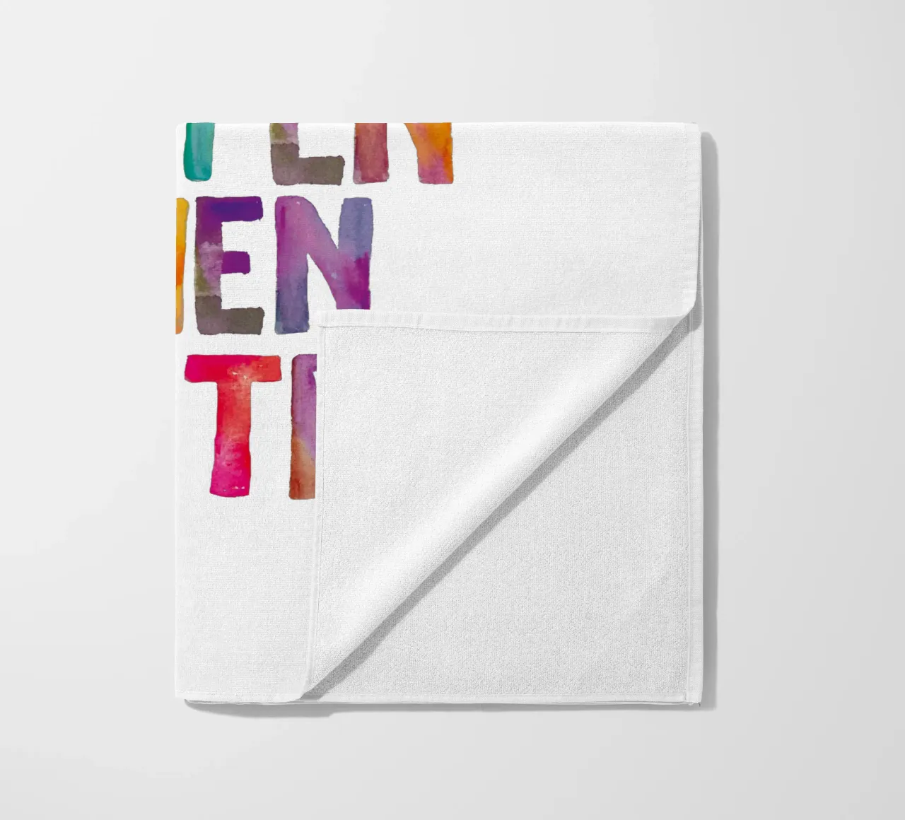 Succedono cose incredibili quando si prova il design tipografico arcobaleno telo mare da THE MOTIVATED TYPE