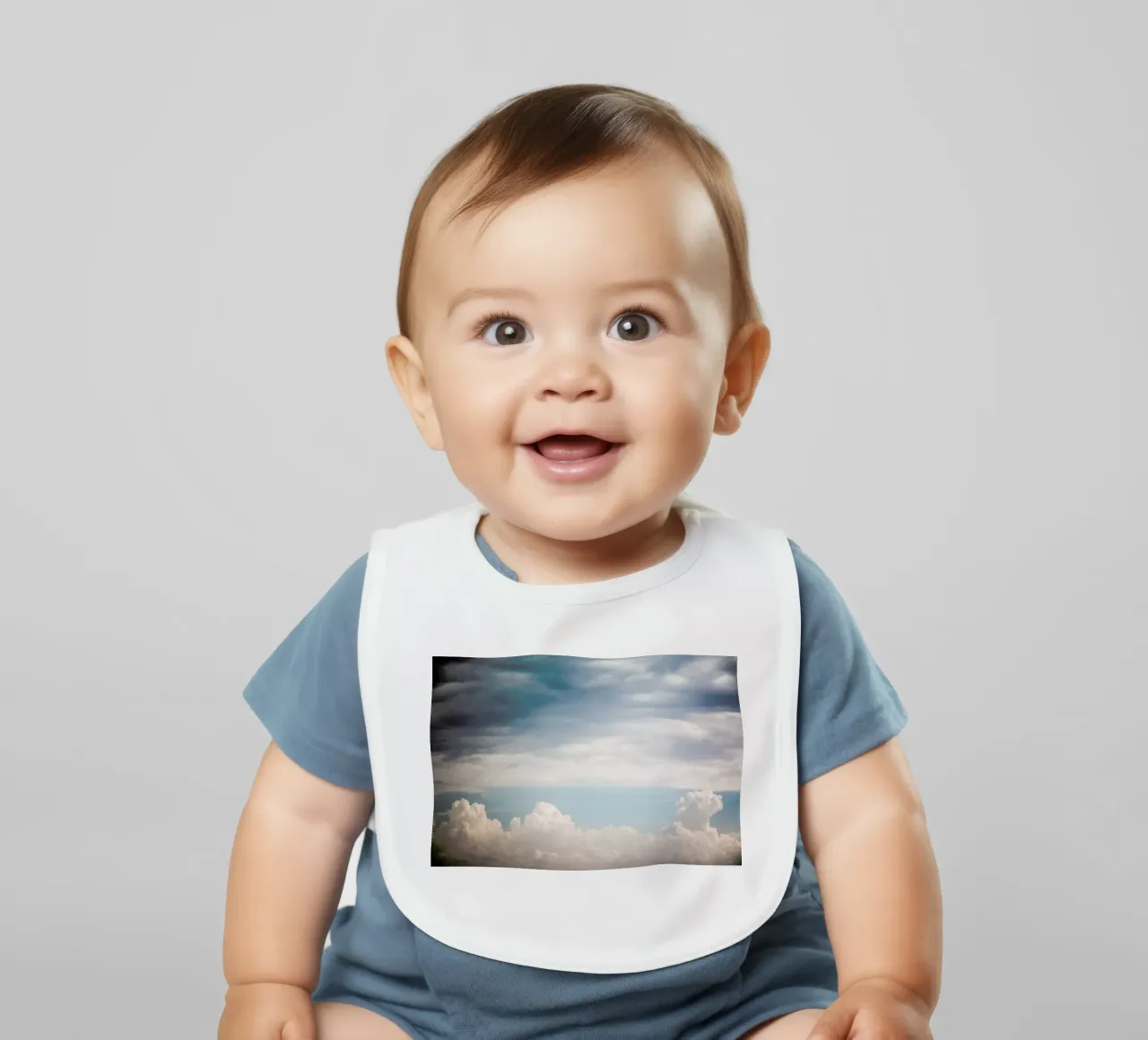 Autumn Clouds bavaglino da Tal Paz-Fridman