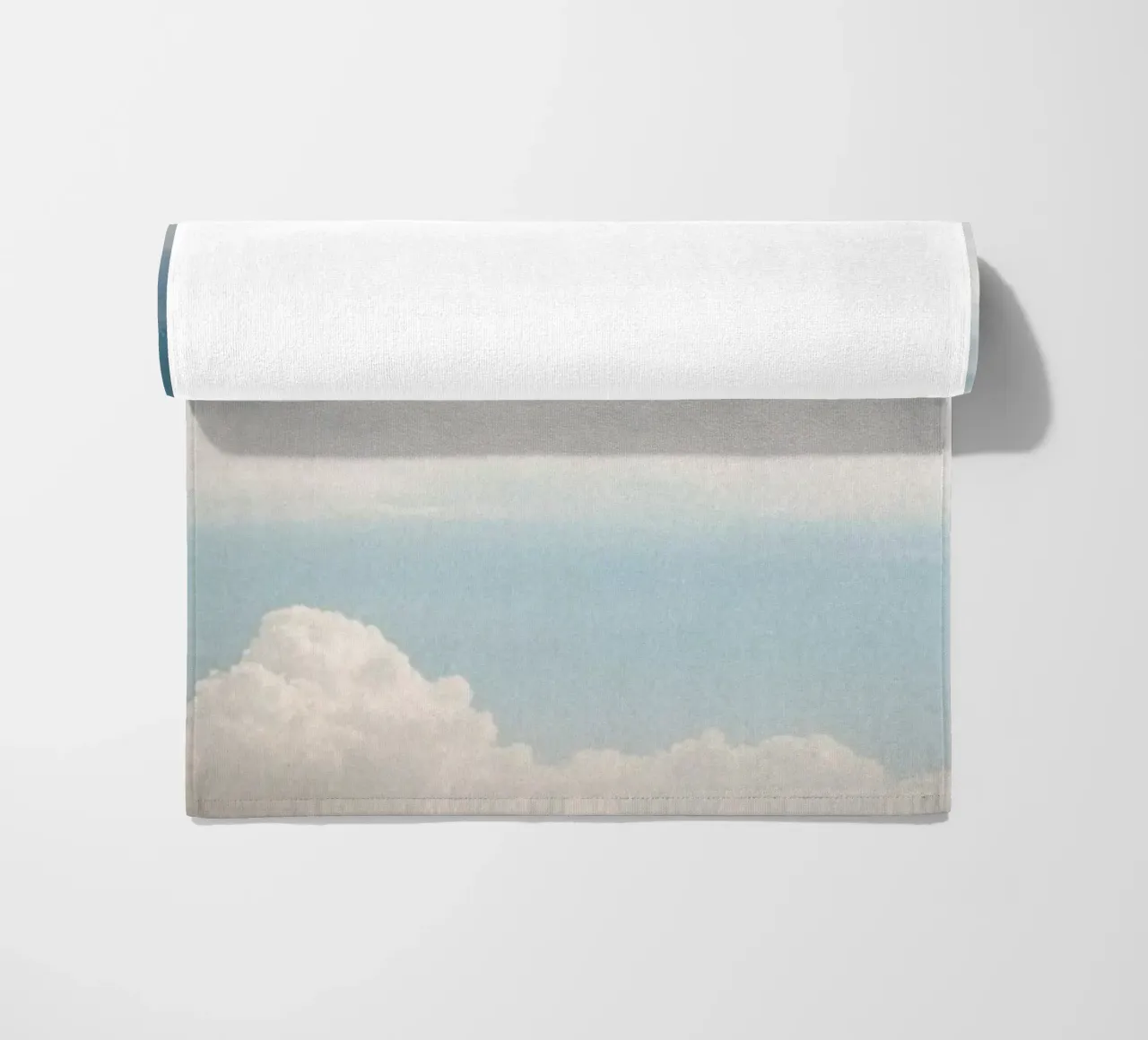 Autumn Clouds telo mare da Tal Paz-Fridman