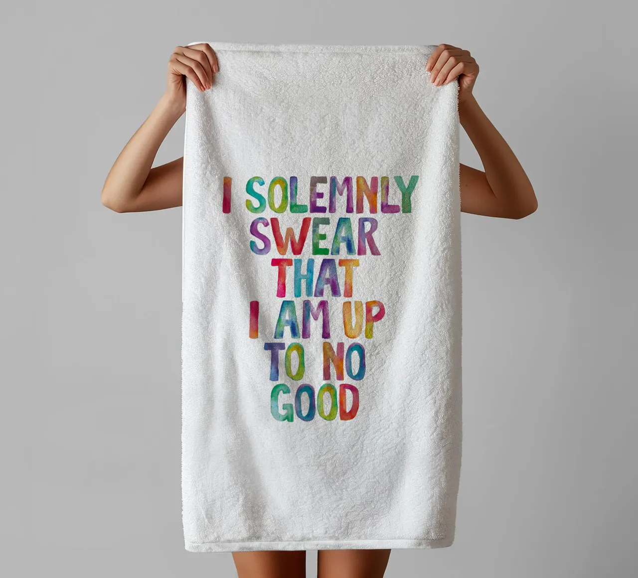 Giuro solennemente che non sto combinando nulla di buono Regenbogen Design asciugamano da bagno da THE MOTIVATED TYPE