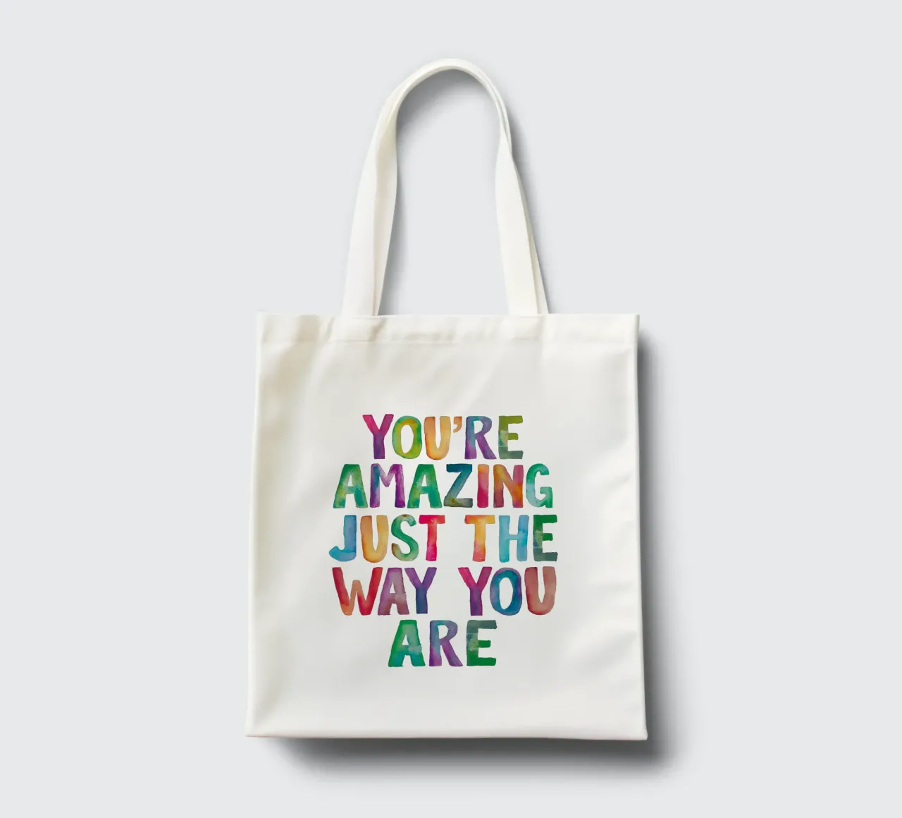 You're Amazing Just The Way You Are Arcobaleno tipografia design borsa in juta da THE MOTIVATED TYPE