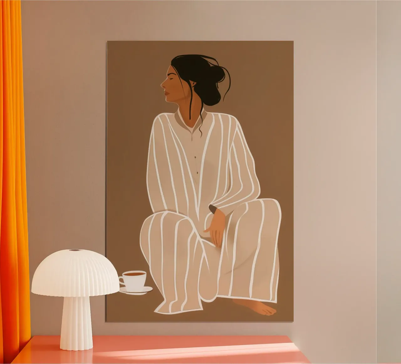 Donna beve un caffè al mattino in pigiama a righe poster con telaio in plastica da Autofocus