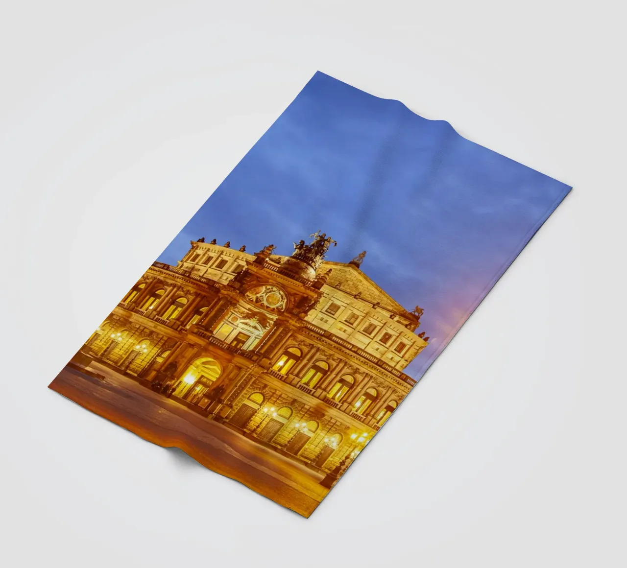 Semperoper bei Nacht, coperta in pile da Reisefotografie - Bilder aus aller Welt