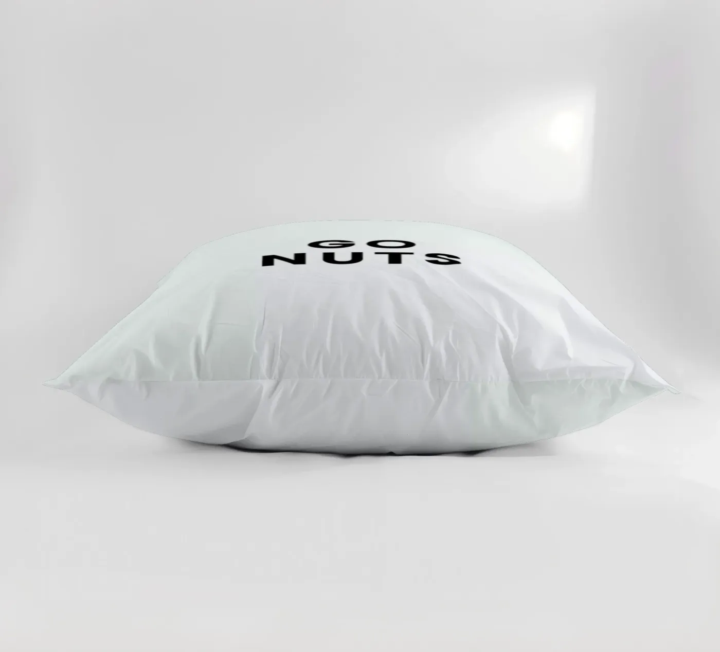 Go Nuts Kissen von Studio One