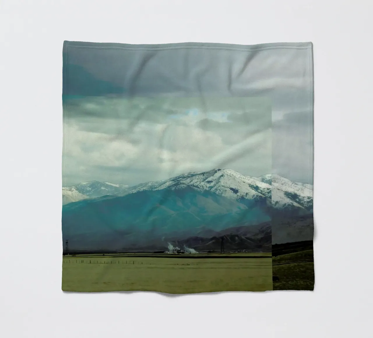 A broken frame coperta in pile da Nicolas Messaritis