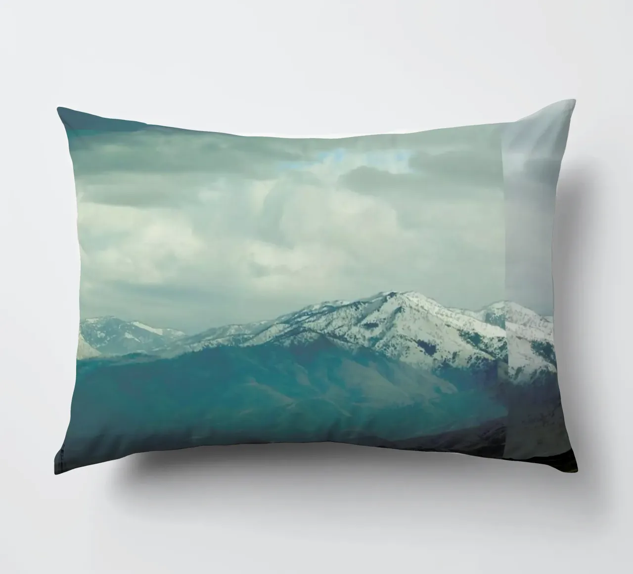 A broken frame cuscino da Nicolas Messaritis