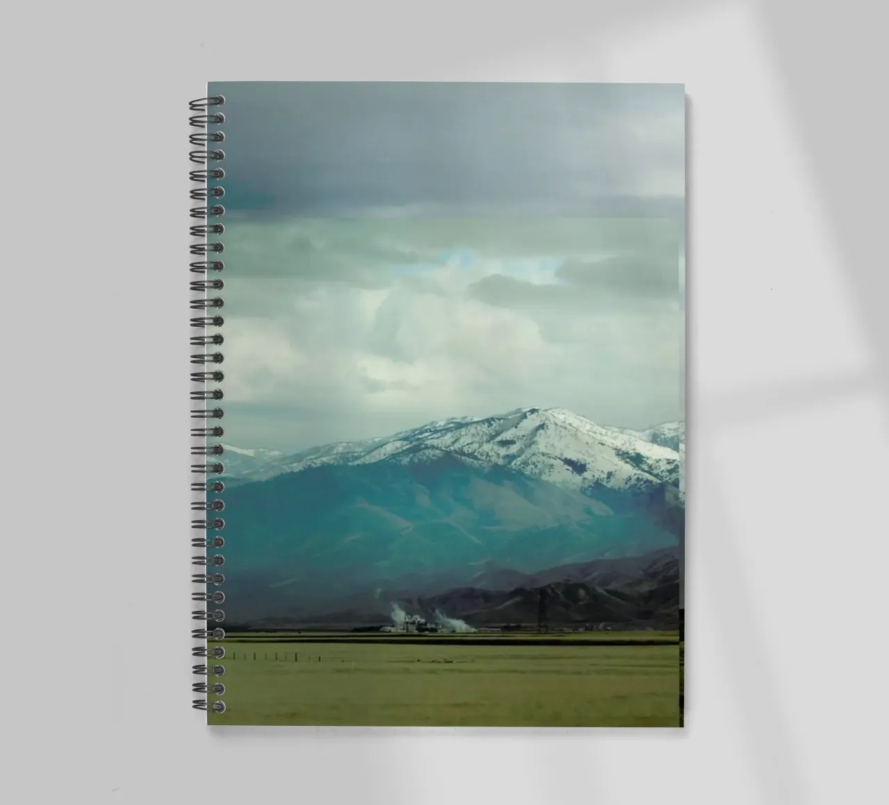 A broken frame Ringbuch von Nicolas Messaritis