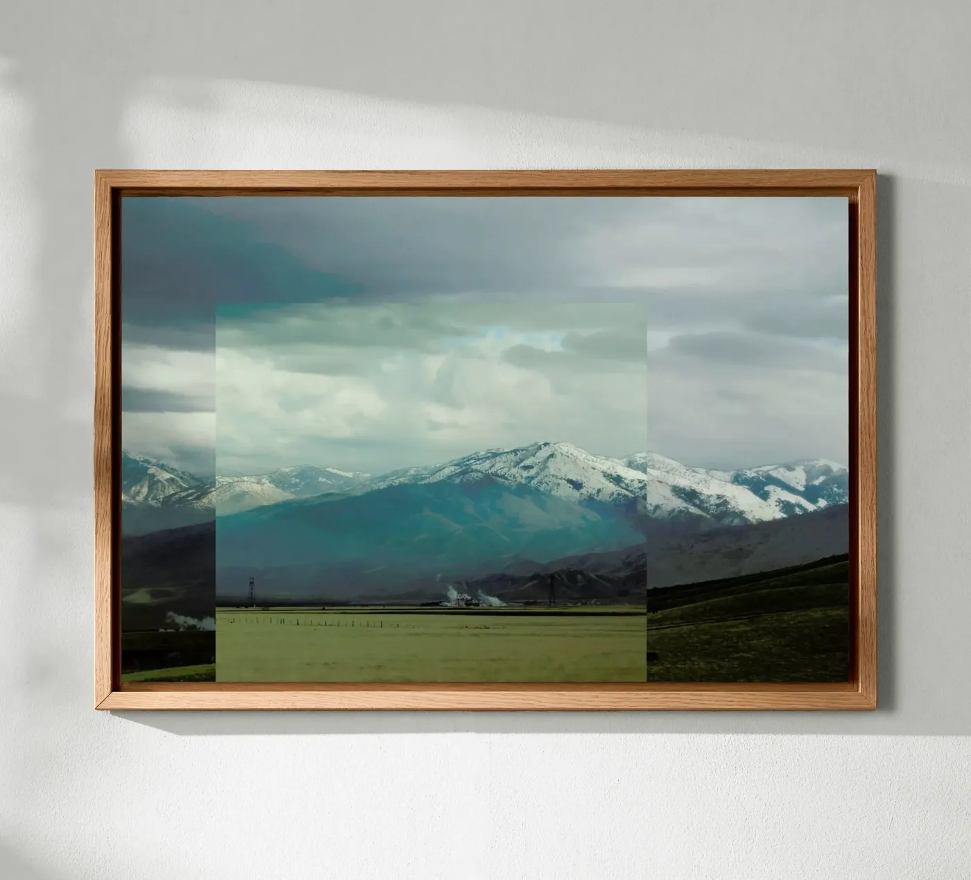 A broken frame canvas van Nicolas Messaritis