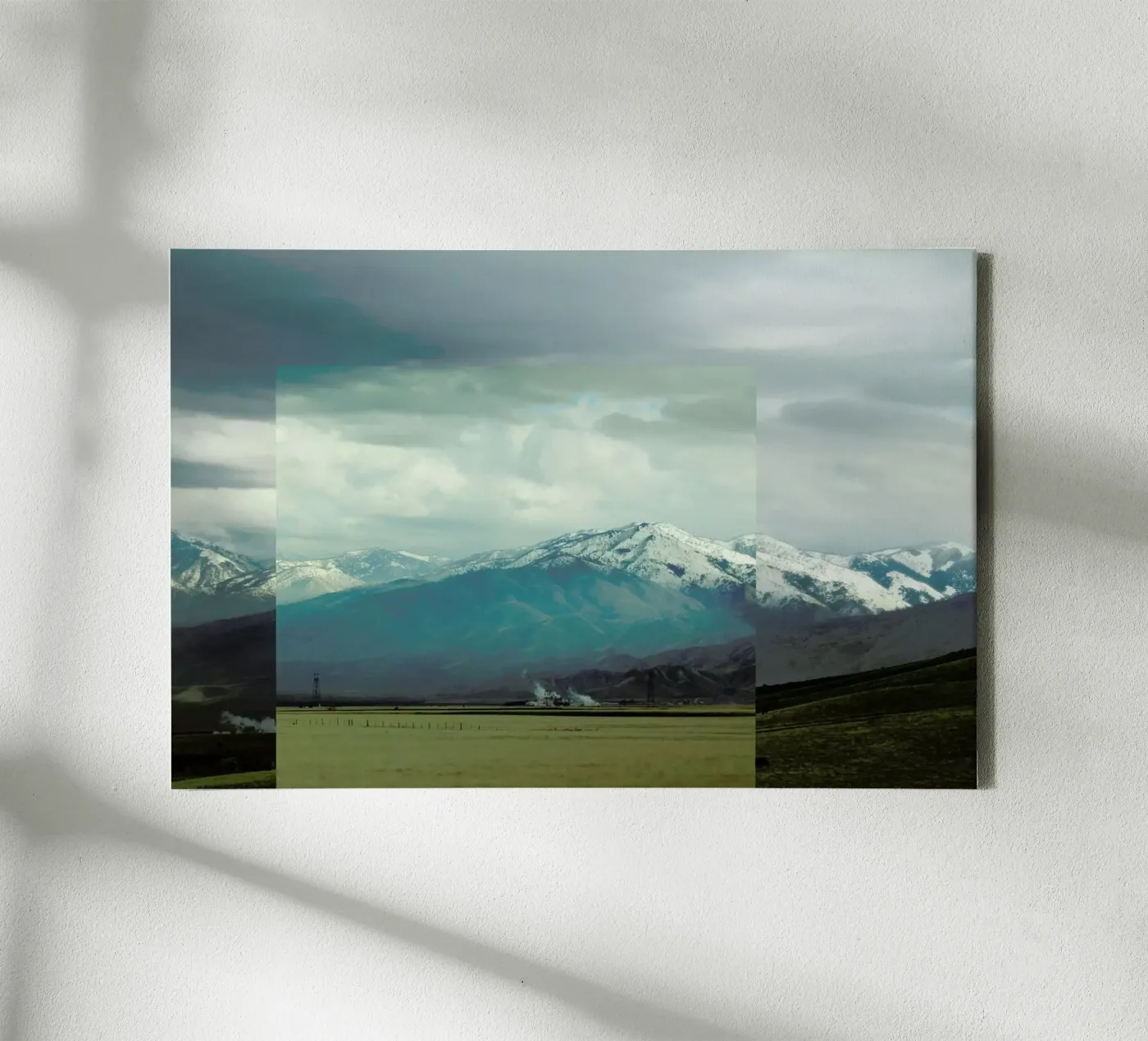 A broken frame canvas van Nicolas Messaritis