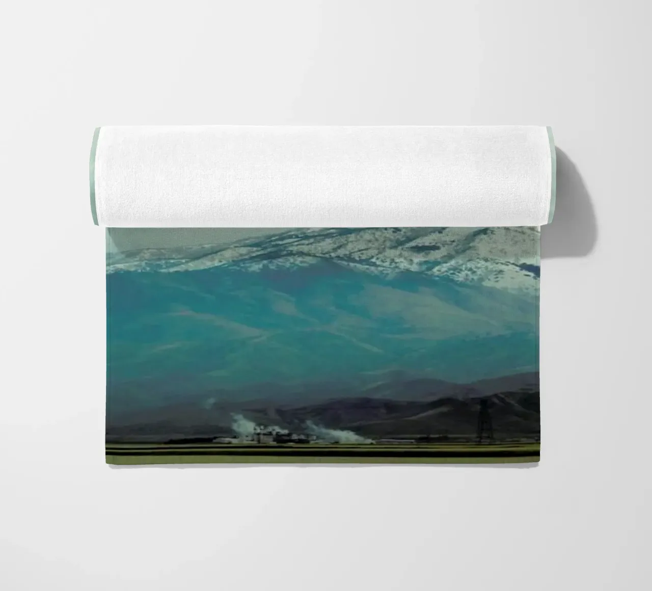 A broken frame Strandtuch von Nicolas Messaritis