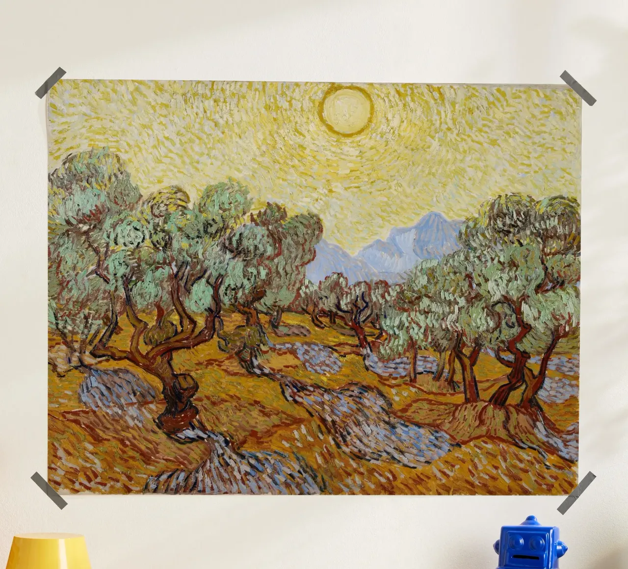 Vincent Van Gogh - Alberi di ulivo con cielo e sole giallo poster con telaio in plastica da Timeless Artworks