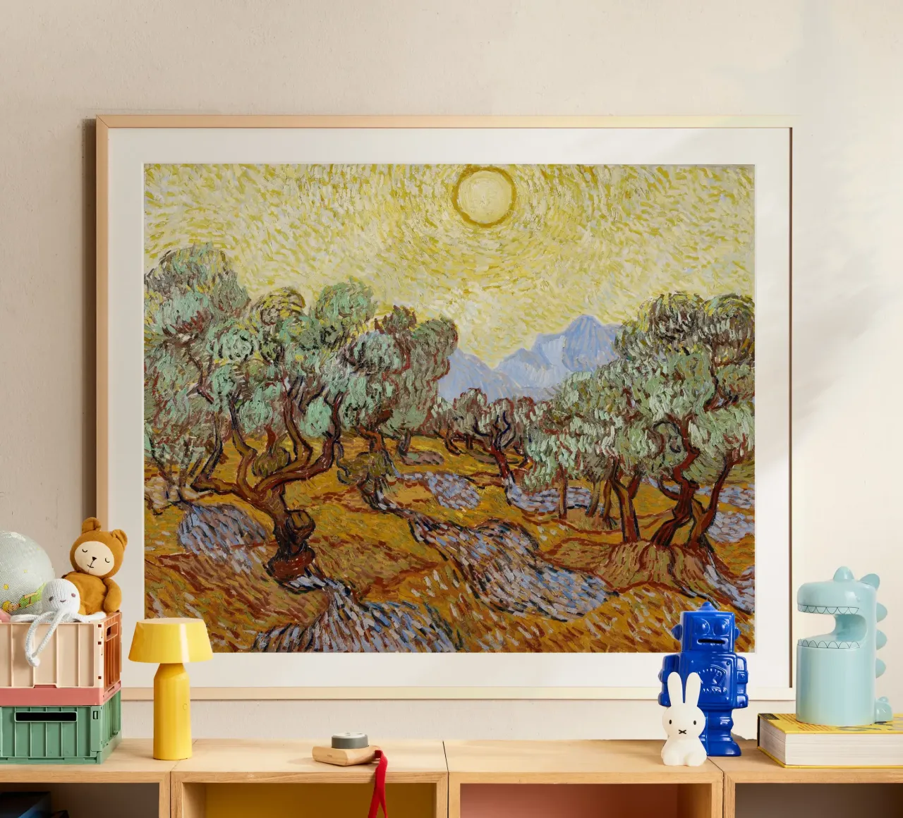 Vincent Van Gogh - Alberi di ulivo con cielo e sole giallo poster con telaio in plastica da Timeless Artworks