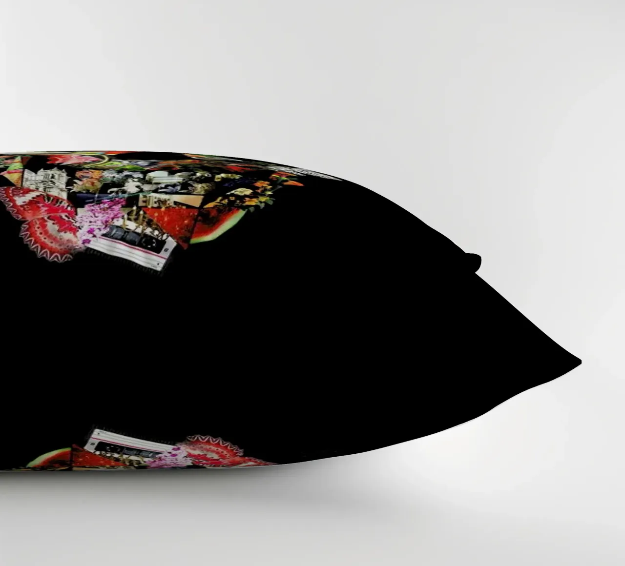 Fragile cuscino da Ali Gulec