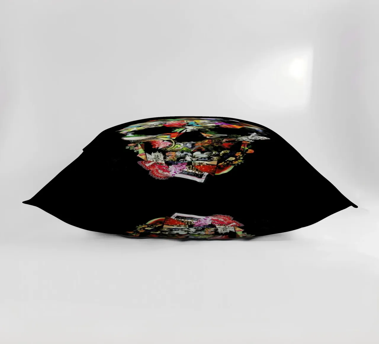 Fragile cuscino da Ali Gulec