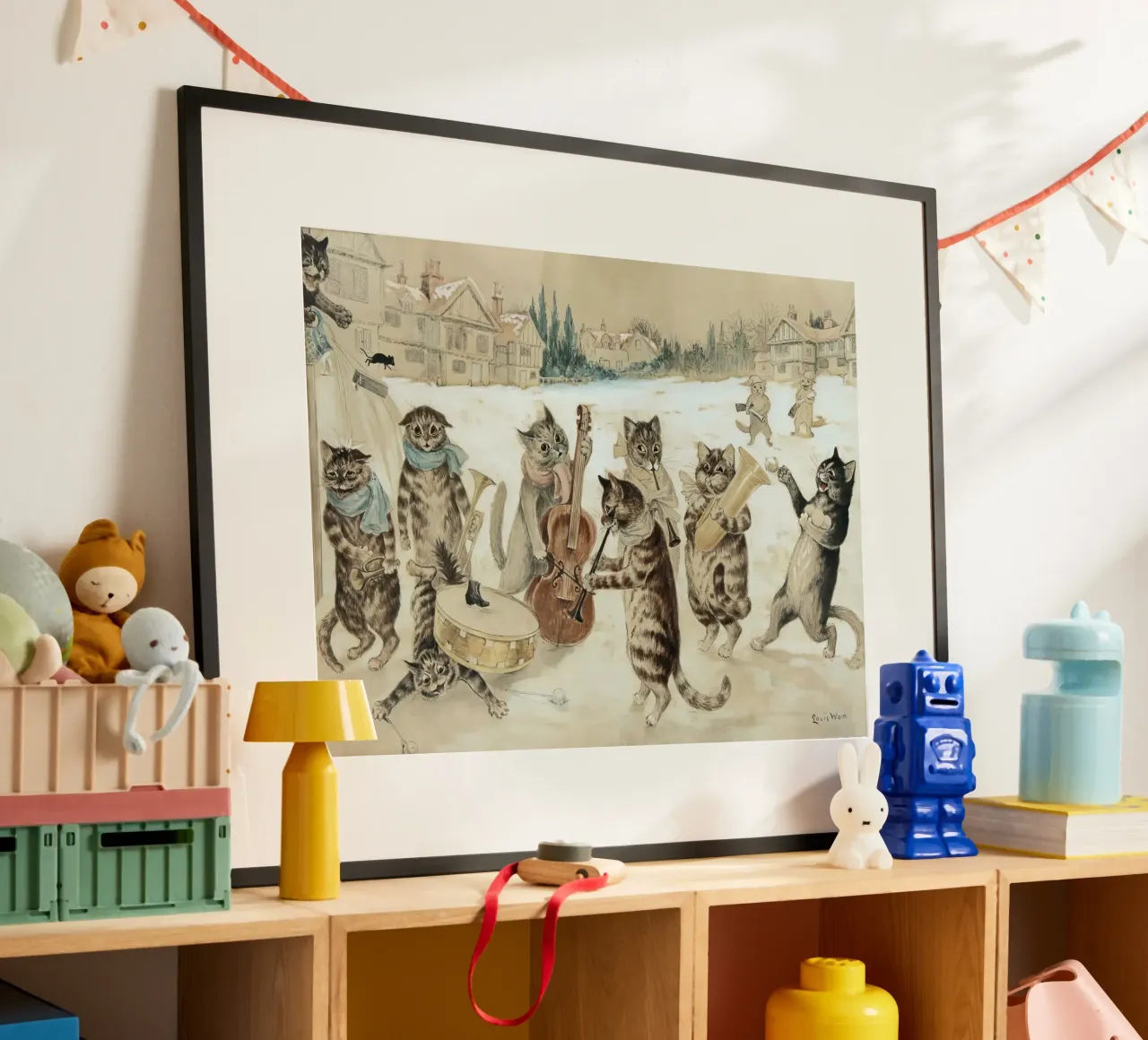 Louis Wain Gatti che cantano un canto all'acquerello poster con telaio in legno da Peaches Art Prints