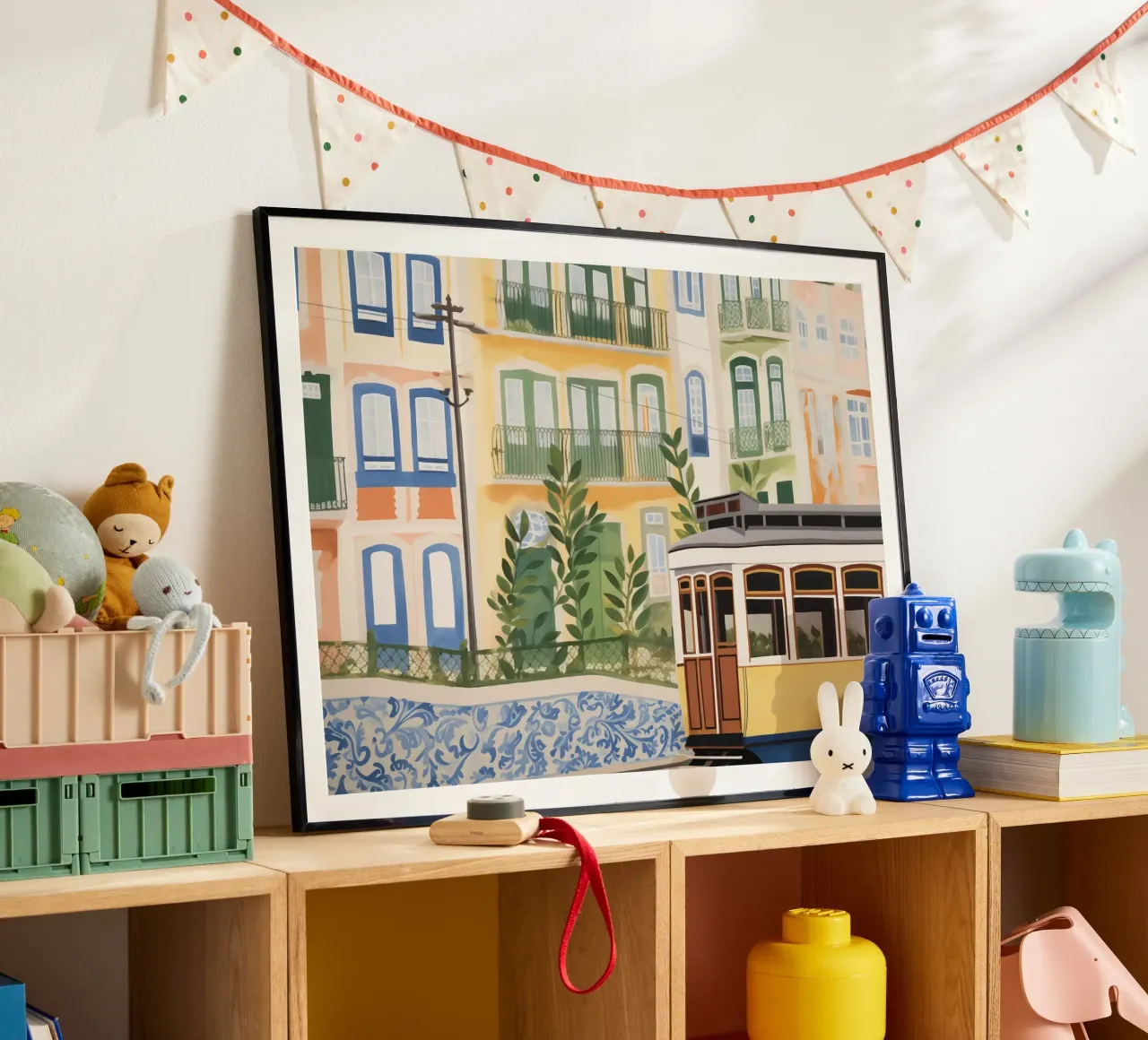 Lisbona, Portogallo, tram di strada, paesaggio acquerello poster con telaio in plastica da Peaches Art Prints