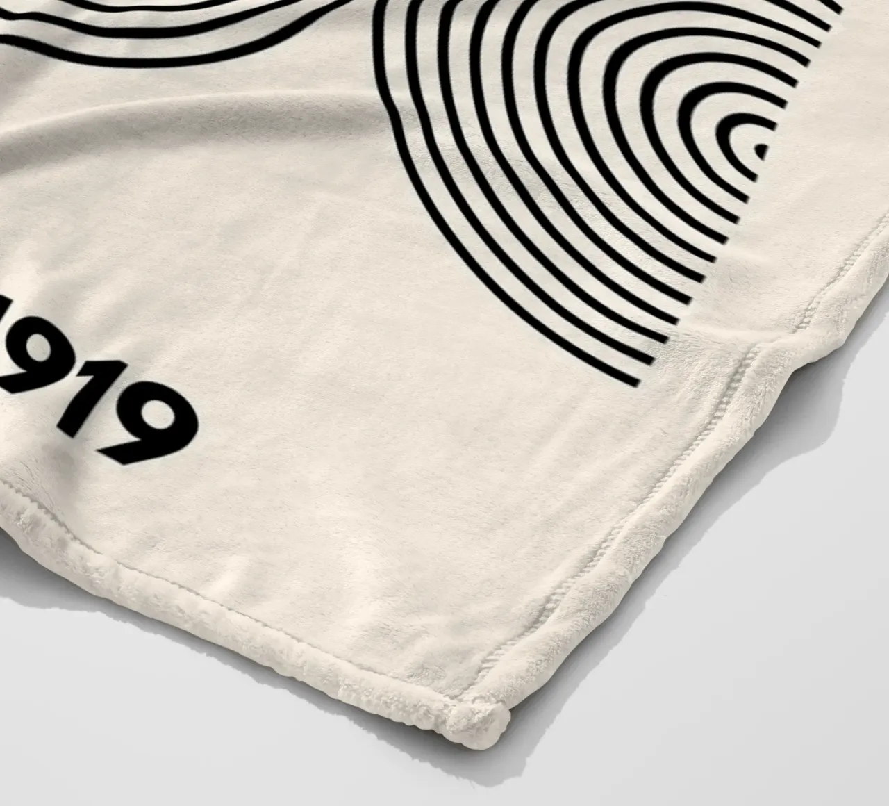Bauhaus Curves | Black & White Abstract Print coperta in pile da PrintCessStudio
