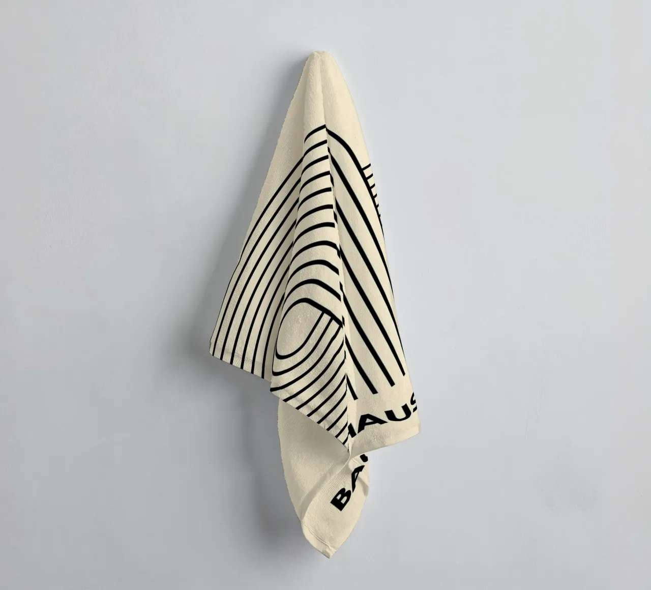 Bauhaus Curve Pattern | Black & White Abstract Print Handtuch von PrintCessStudio