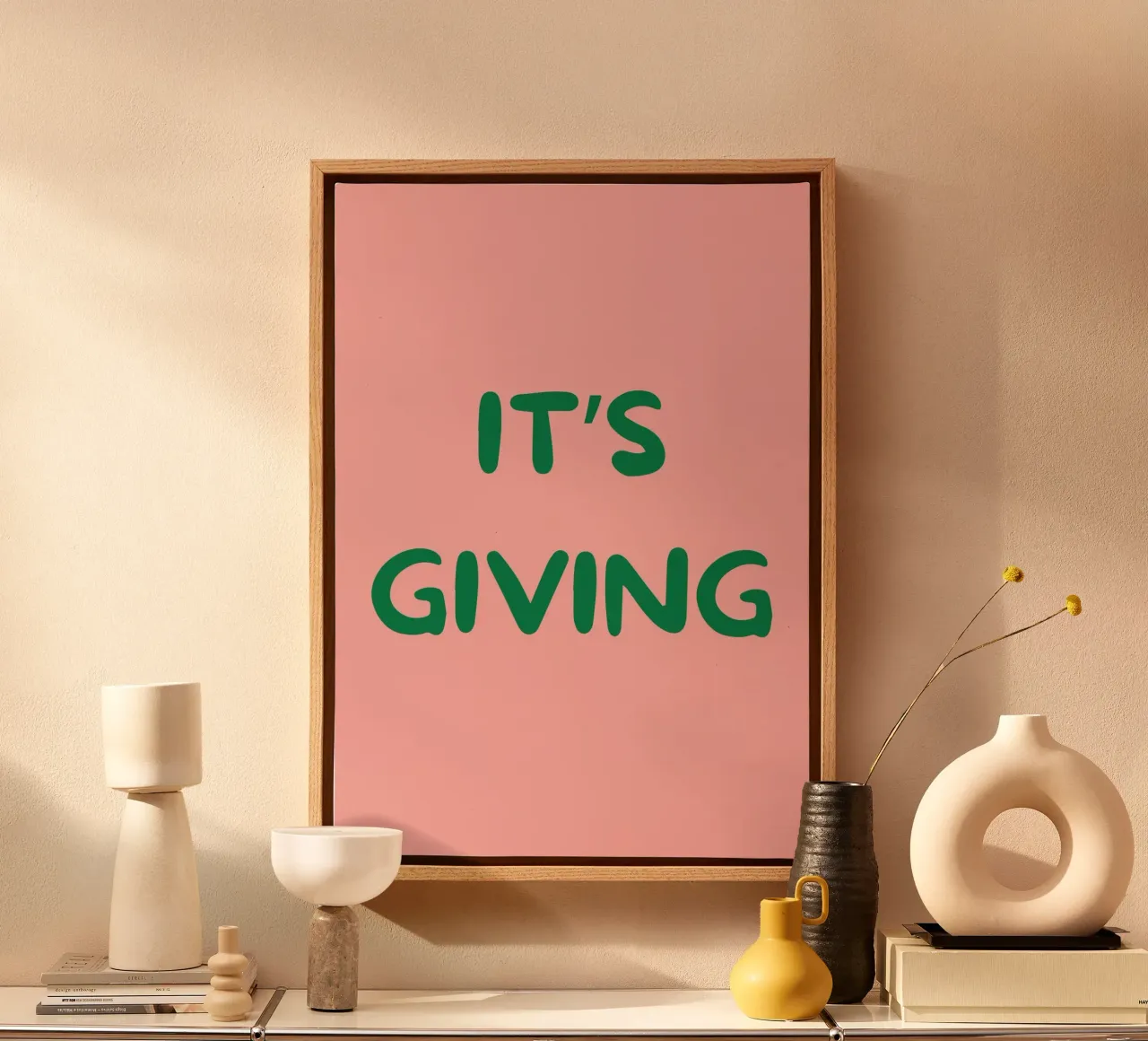 It's Giving | Fun Pink & Green Print tela con Cornice a cassetta da PrintCessStudio