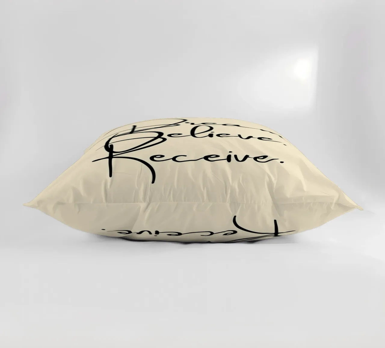 Dream, Believe, Receive | Handwritten Typography Print cuscino da PrintCessStudio