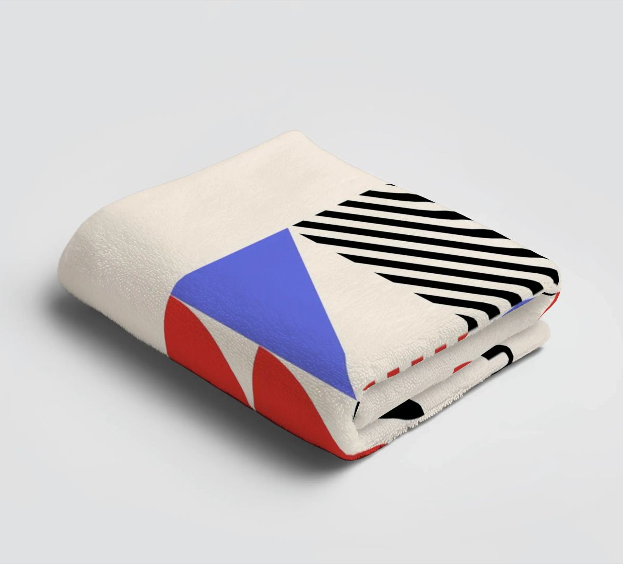 Bauhaus Shapes | Blue, Red & Black Abstract Art Print toalla de baño de PrintCessStudio