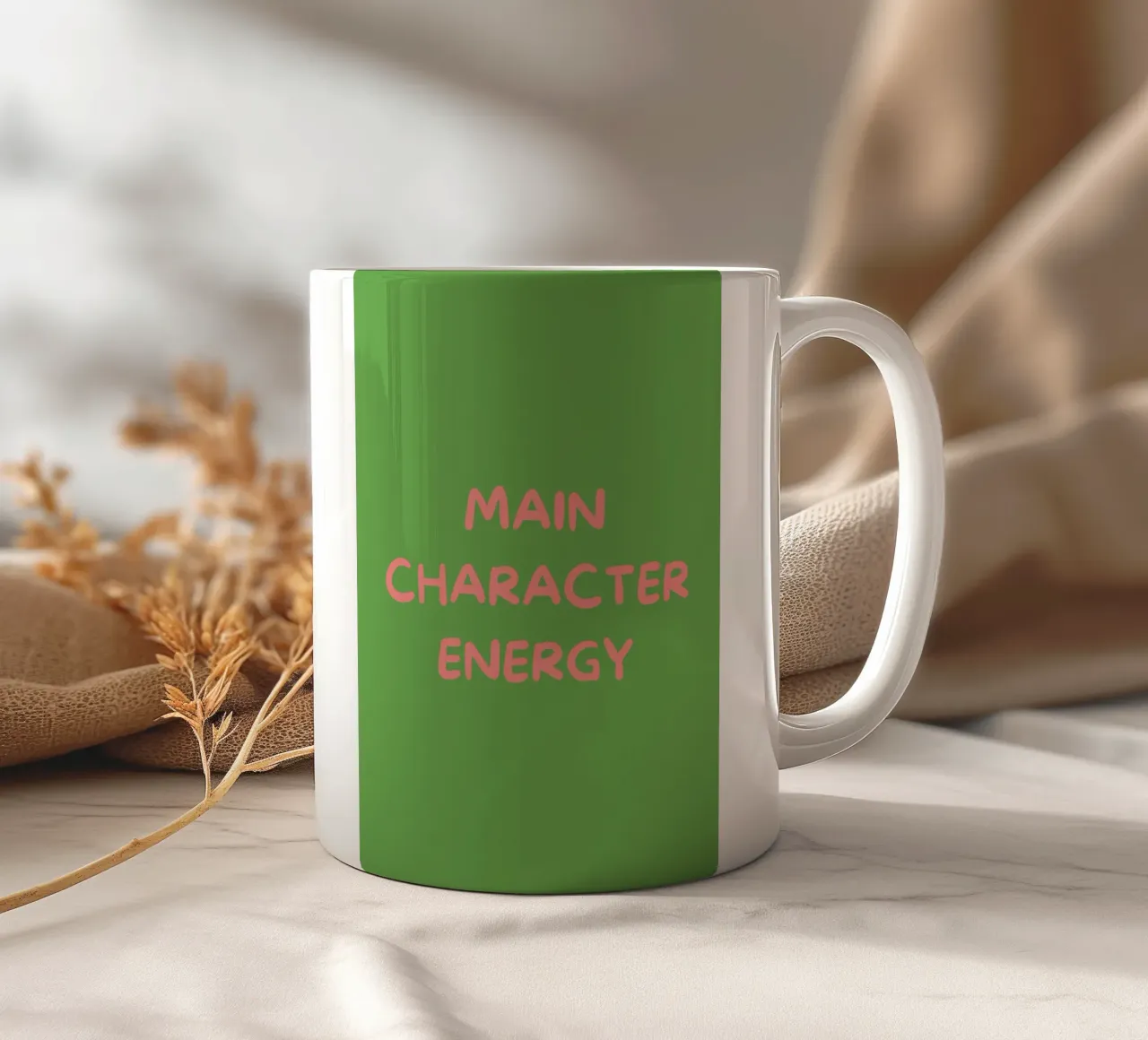 Main Character Energy | Pink & Green Typography Art Print tazza in ceramica da PrintCessStudio