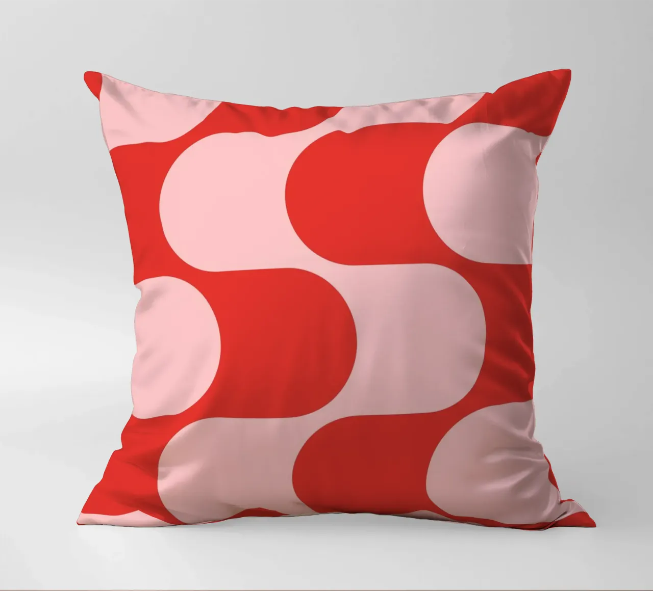 Retro Vibes | Pink & Red 70s-Inspired Art Print cuscino da PrintCessStudio