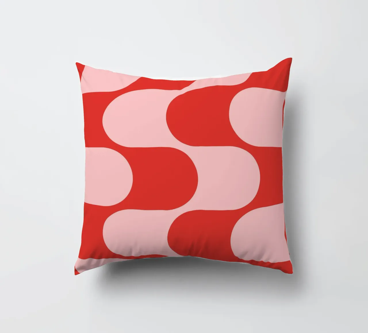 Retro Vibes | Pink & Red 70s-Inspired Art Print cuscino da PrintCessStudio