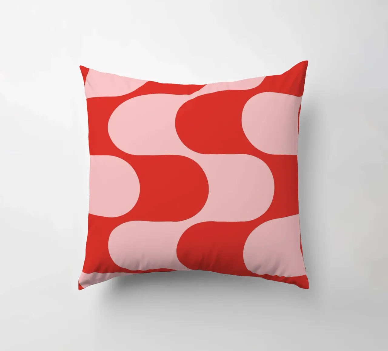 Retro Vibes | Pink & Red 70s-Inspired Art Print cuscino da PrintCessStudio