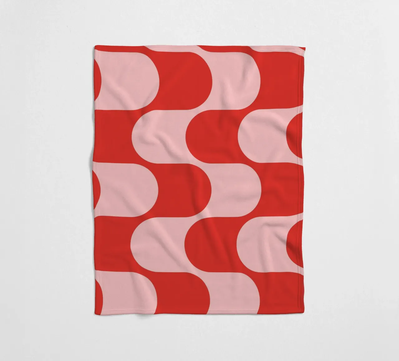 Retro Vibes | Pink & Red 70s-Inspired Art Print Fleecedecke von PrintCessStudio