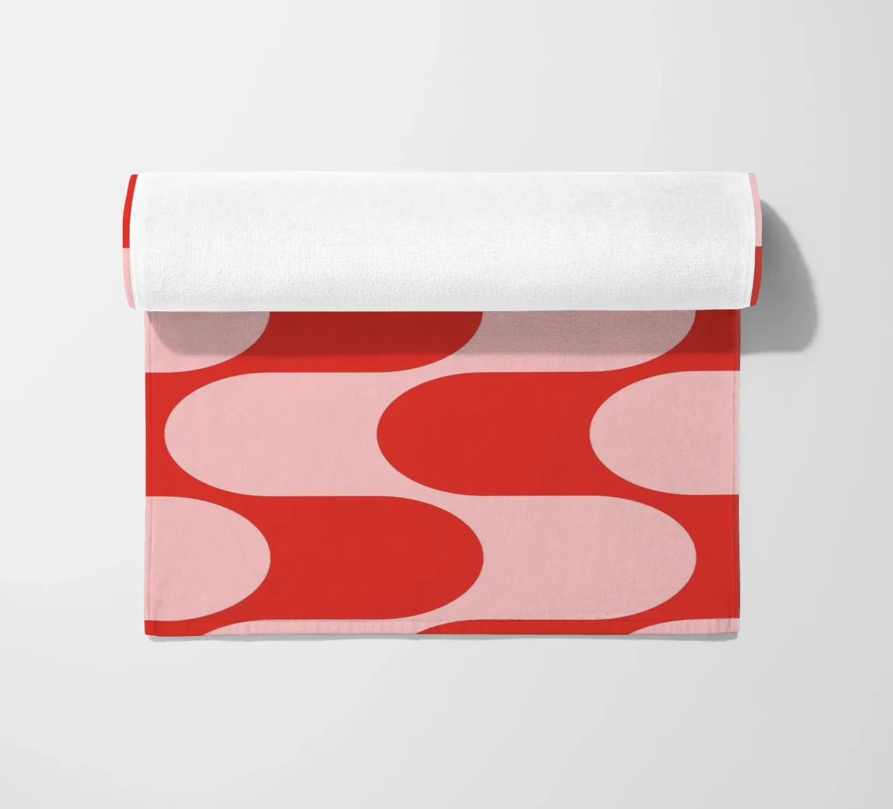 Retro Vibes | Pink & Red 70s-Inspired Art Print telo mare da PrintCessStudio