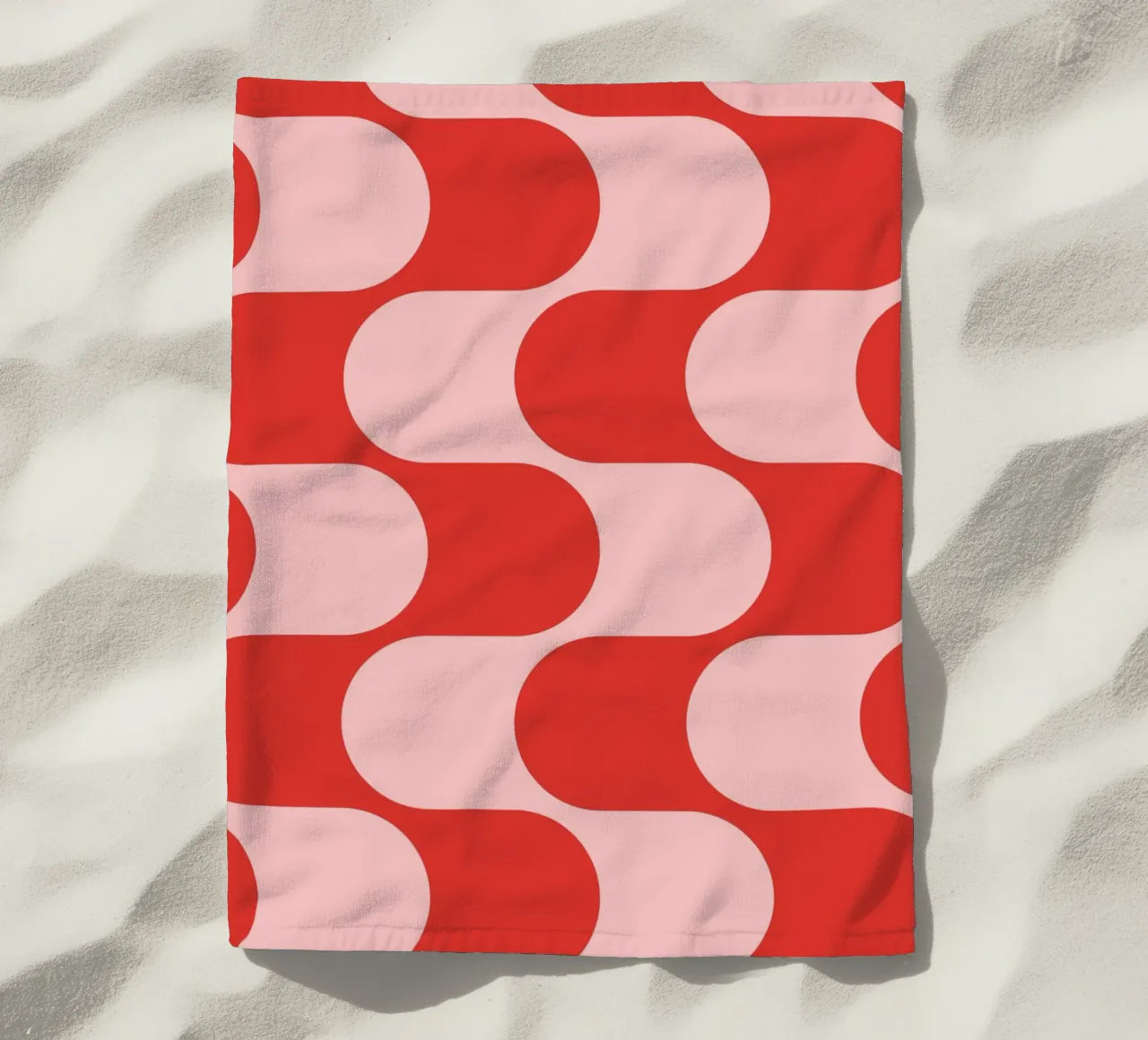 Retro Vibes | Pink & Red 70s-Inspired Art Print telo mare da PrintCessStudio