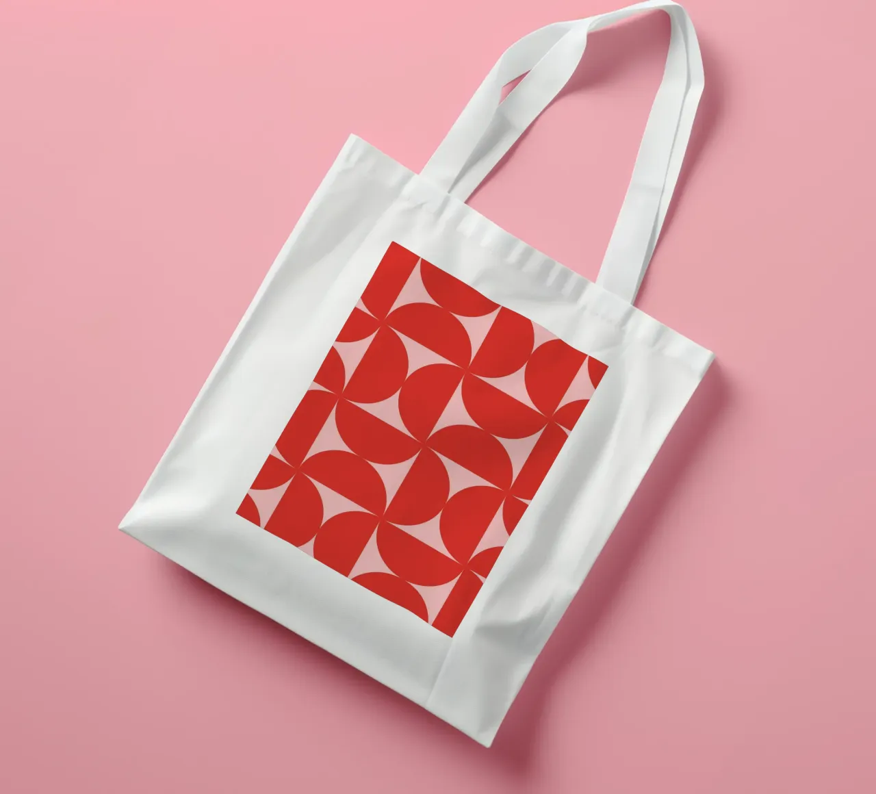 Sharp Shapes | Bold Pink & Red 70s-Inspired Art Print borsa in juta da PrintCessStudio