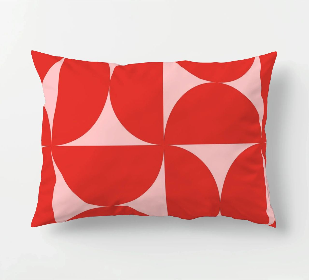 Sharp Shapes | Bold Pink & Red 70s-Inspired Art Print cuscino da PrintCessStudio