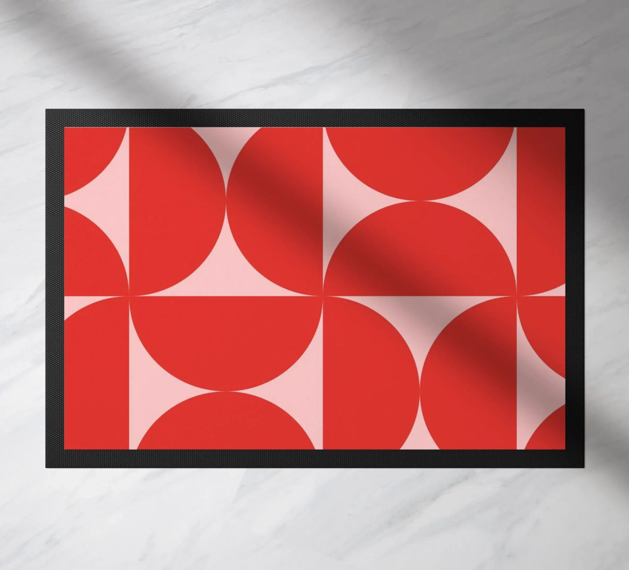 Sharp Shapes | Bold Pink & Red 70s-Inspired Art Print zerbino da PrintCessStudio