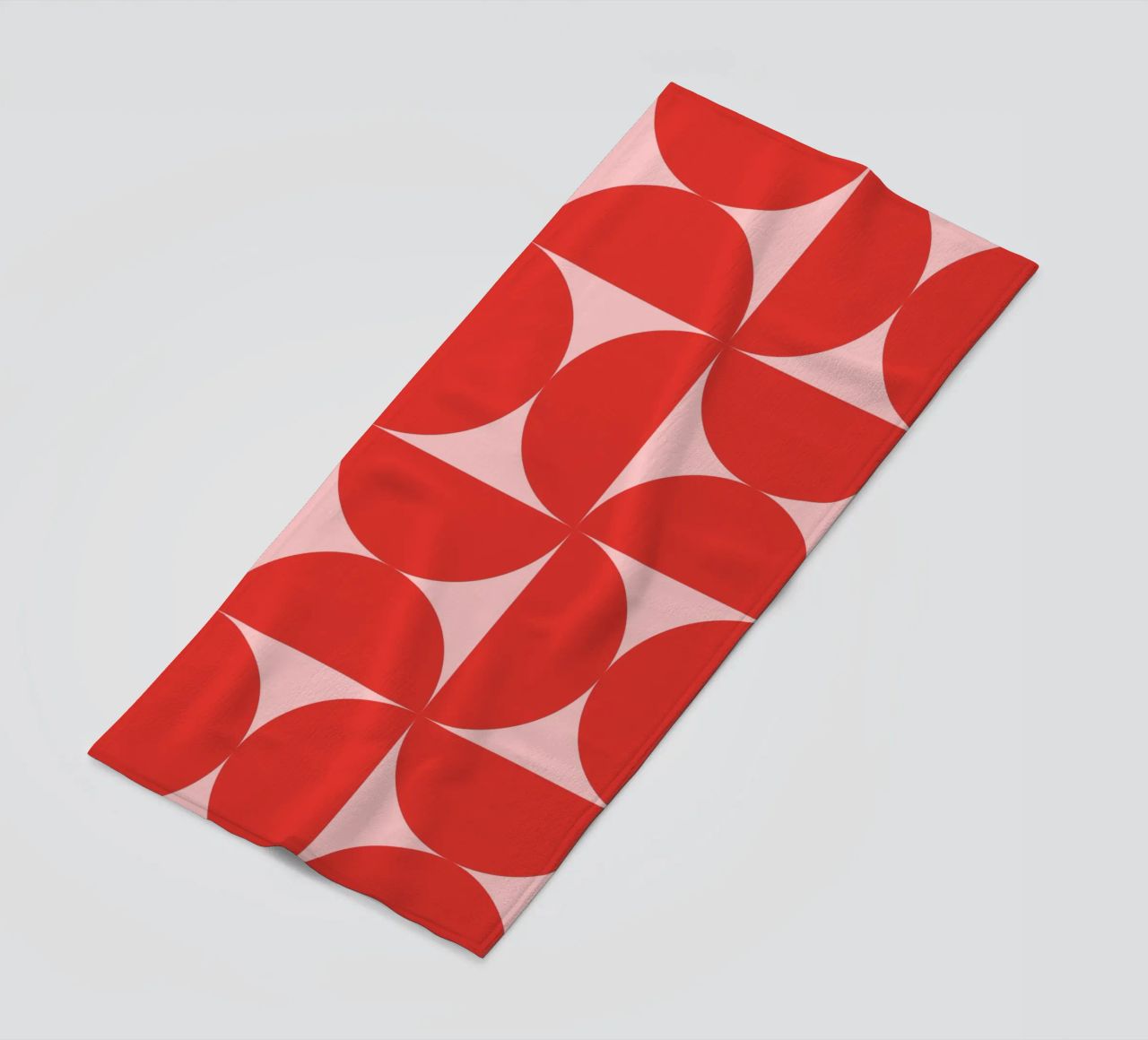 Sharp Shapes | Bold Pink & Red 70s-Inspired Art Print telo mare da PrintCessStudio