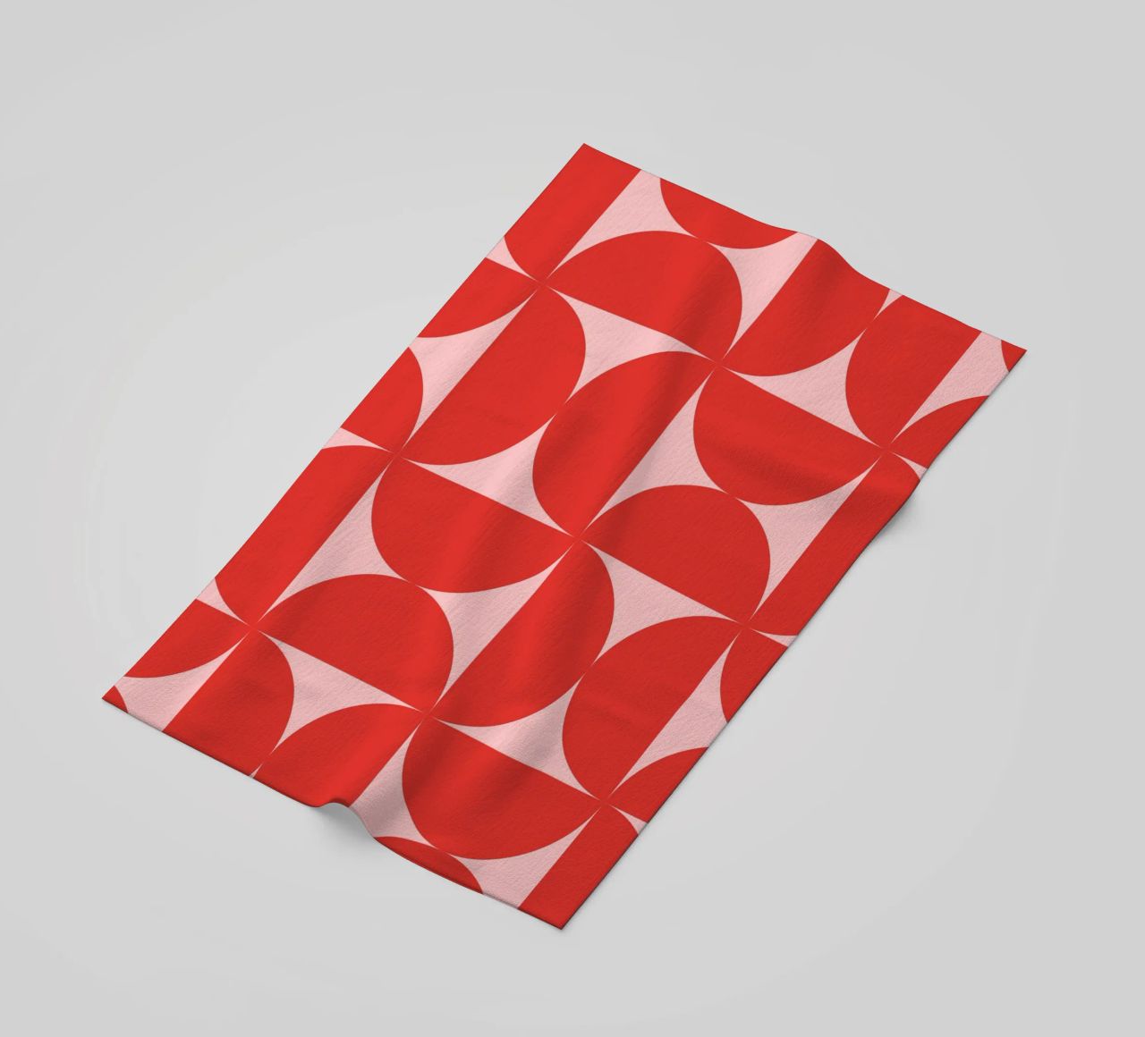 Sharp Shapes | Bold Pink & Red 70s-Inspired Art Print telo mare da PrintCessStudio