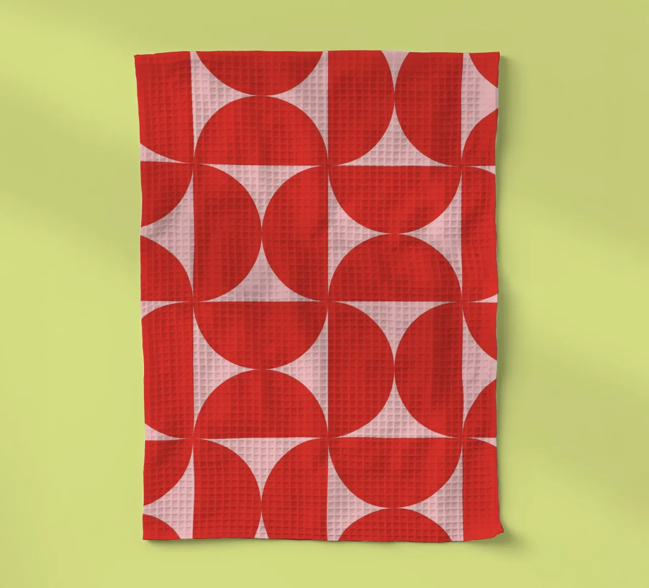 Sharp Shapes | Bold Pink & Red 70s-Inspired Art Print canovaccio da cucina da PrintCessStudio